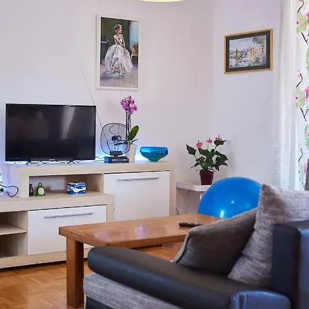 Lilly Apartment *